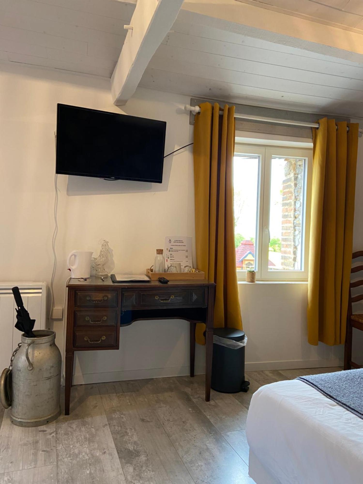 Le Petit Moulin Hotell Pouzauges Eksteriør bilde