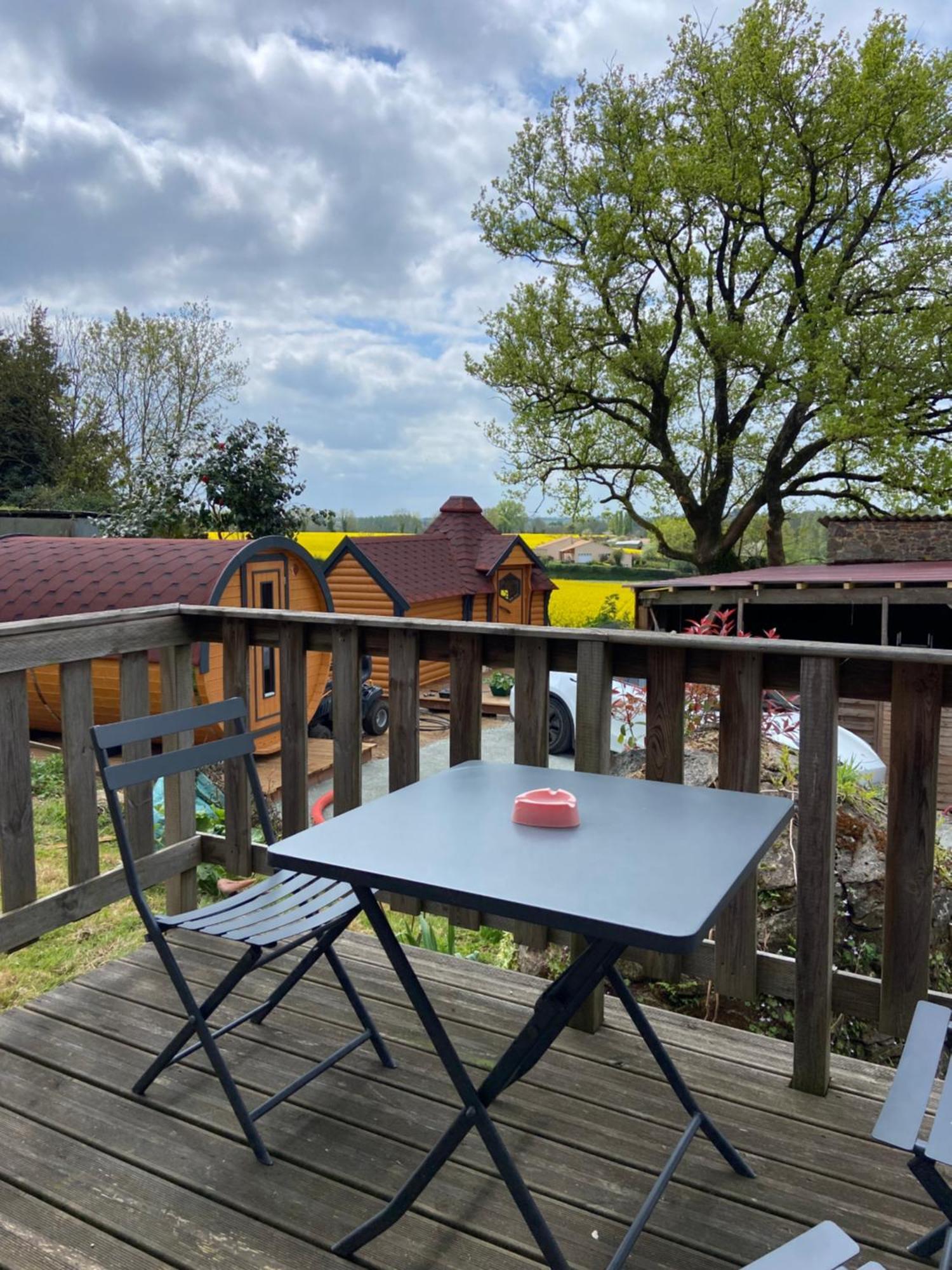 Le Petit Moulin Hotell Pouzauges Eksteriør bilde