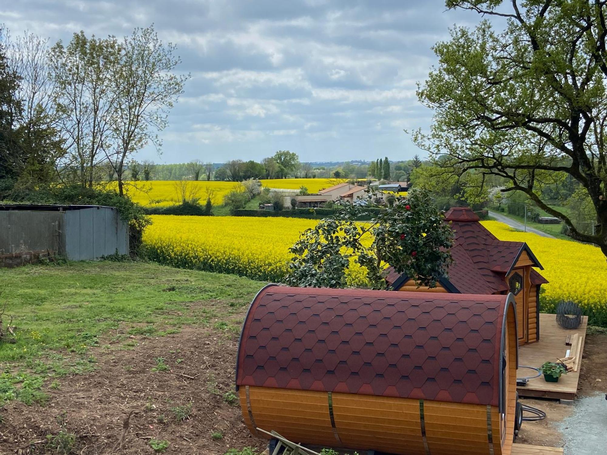 Le Petit Moulin Hotell Pouzauges Eksteriør bilde