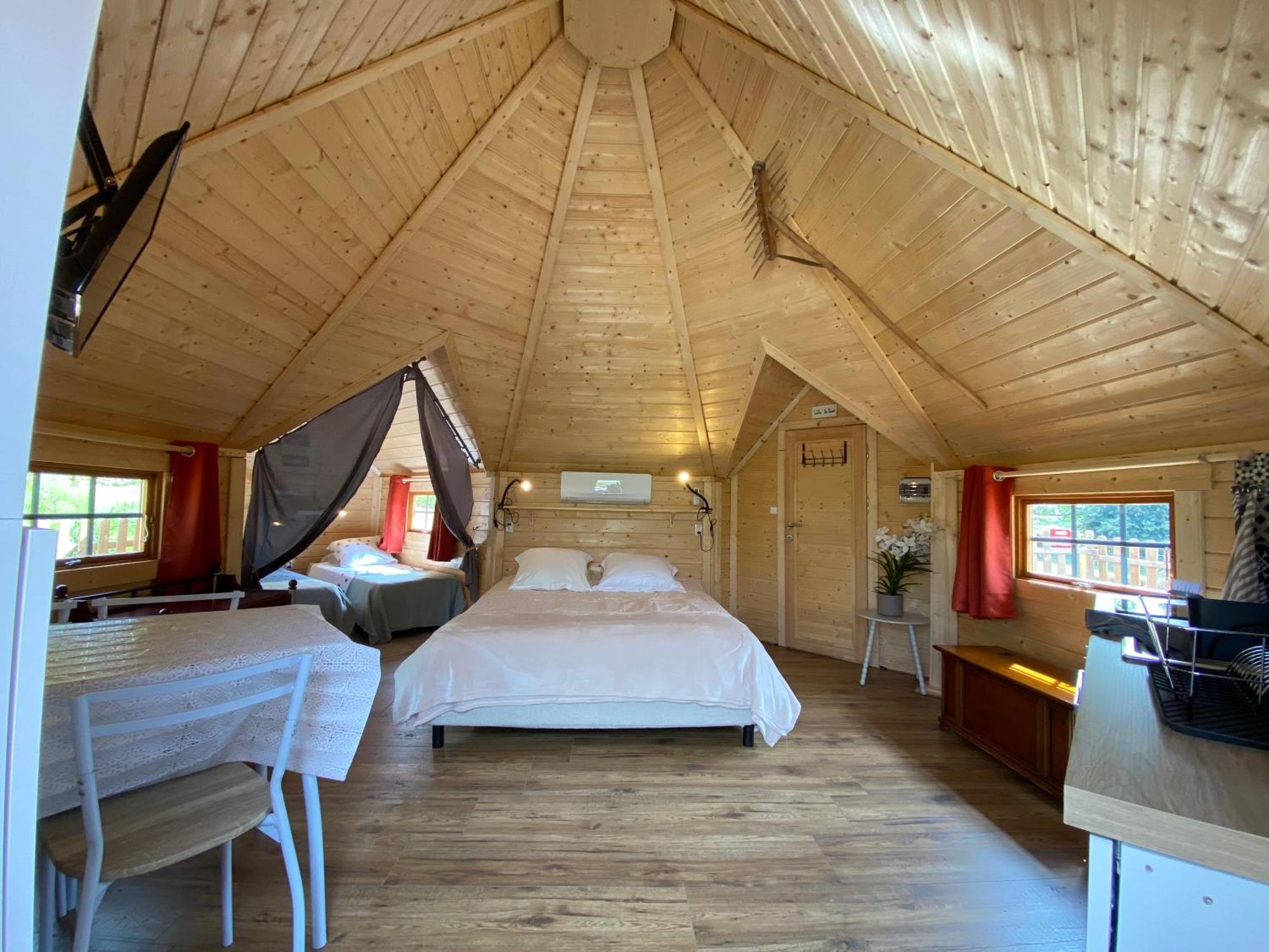 Le Petit Moulin Hotell Pouzauges Eksteriør bilde