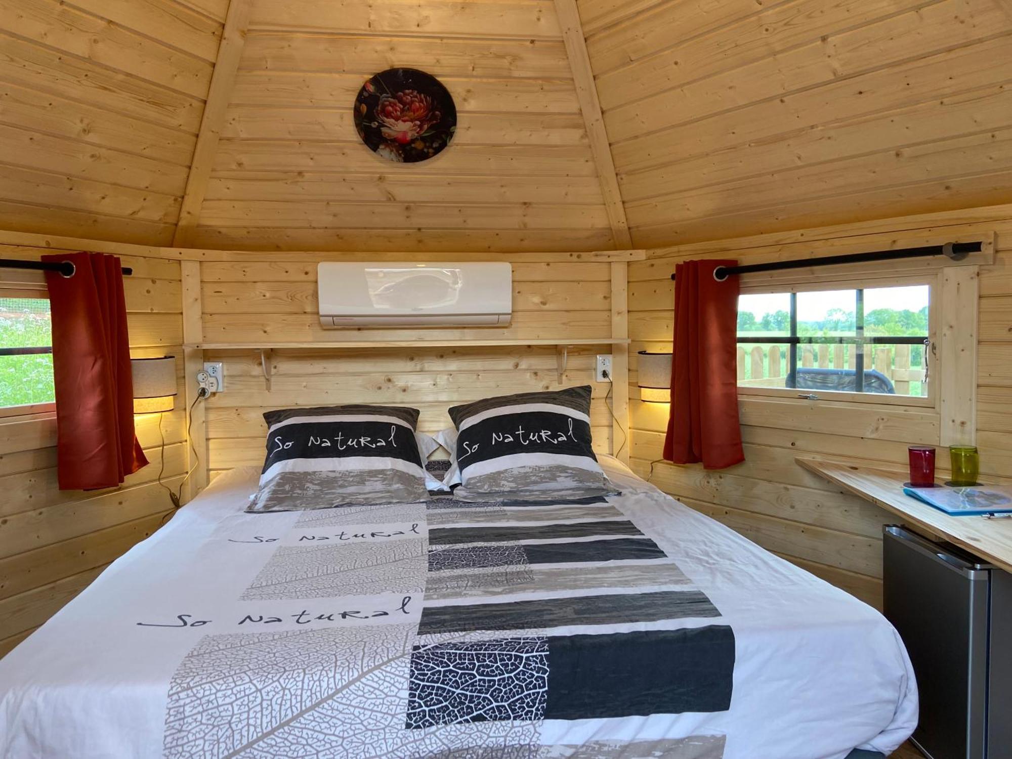 Le Petit Moulin Hotell Pouzauges Eksteriør bilde