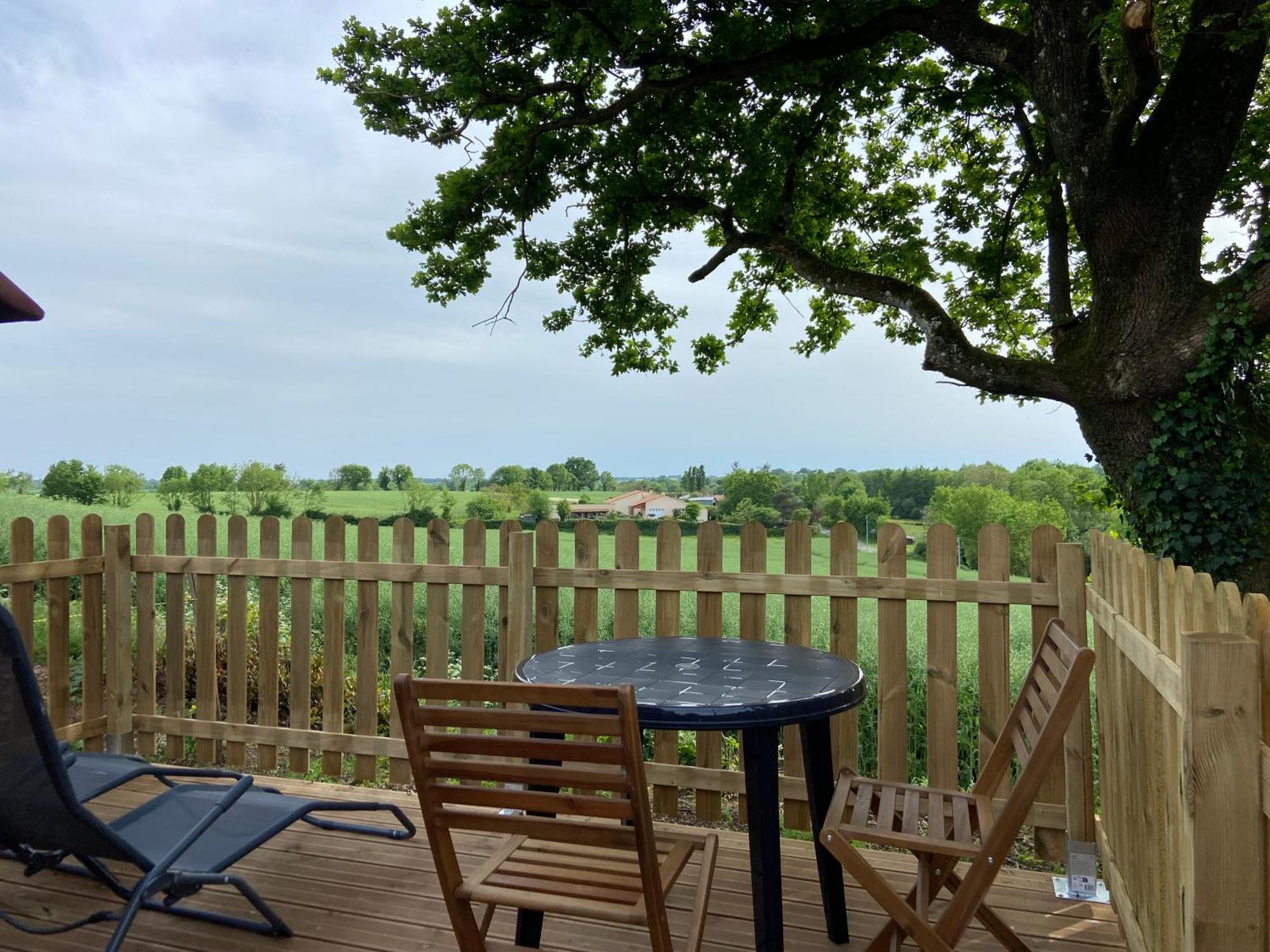 Le Petit Moulin Hotell Pouzauges Eksteriør bilde